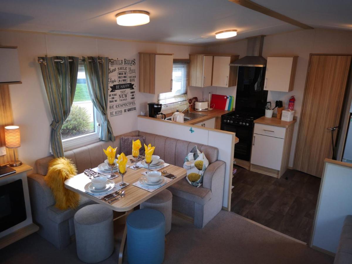 Hot Tub Hols 61 Kingfisher Court Hotel Tattershall Bagian luar foto