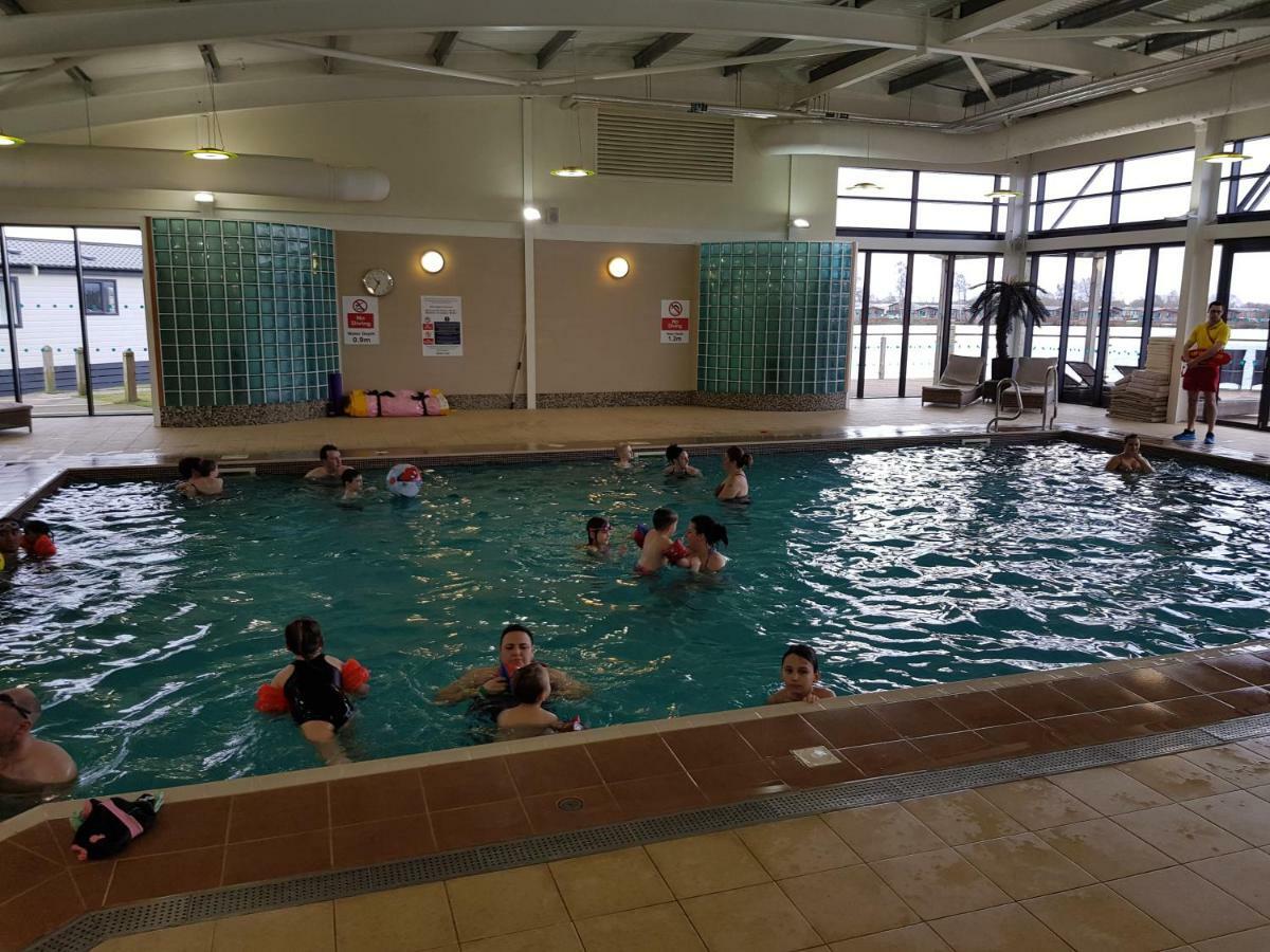 Hot Tub Hols 61 Kingfisher Court Hotel Tattershall Bagian luar foto